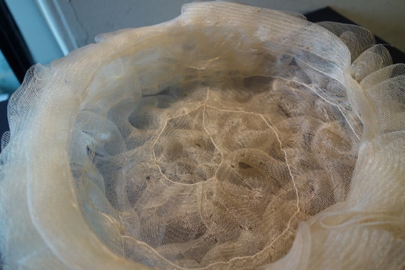 Spring Hat - Cream Color Sculpted Netting 1930s V… - image 8