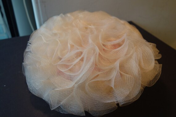 Spring Hat - Cream Color Sculpted Netting 1930s V… - image 7
