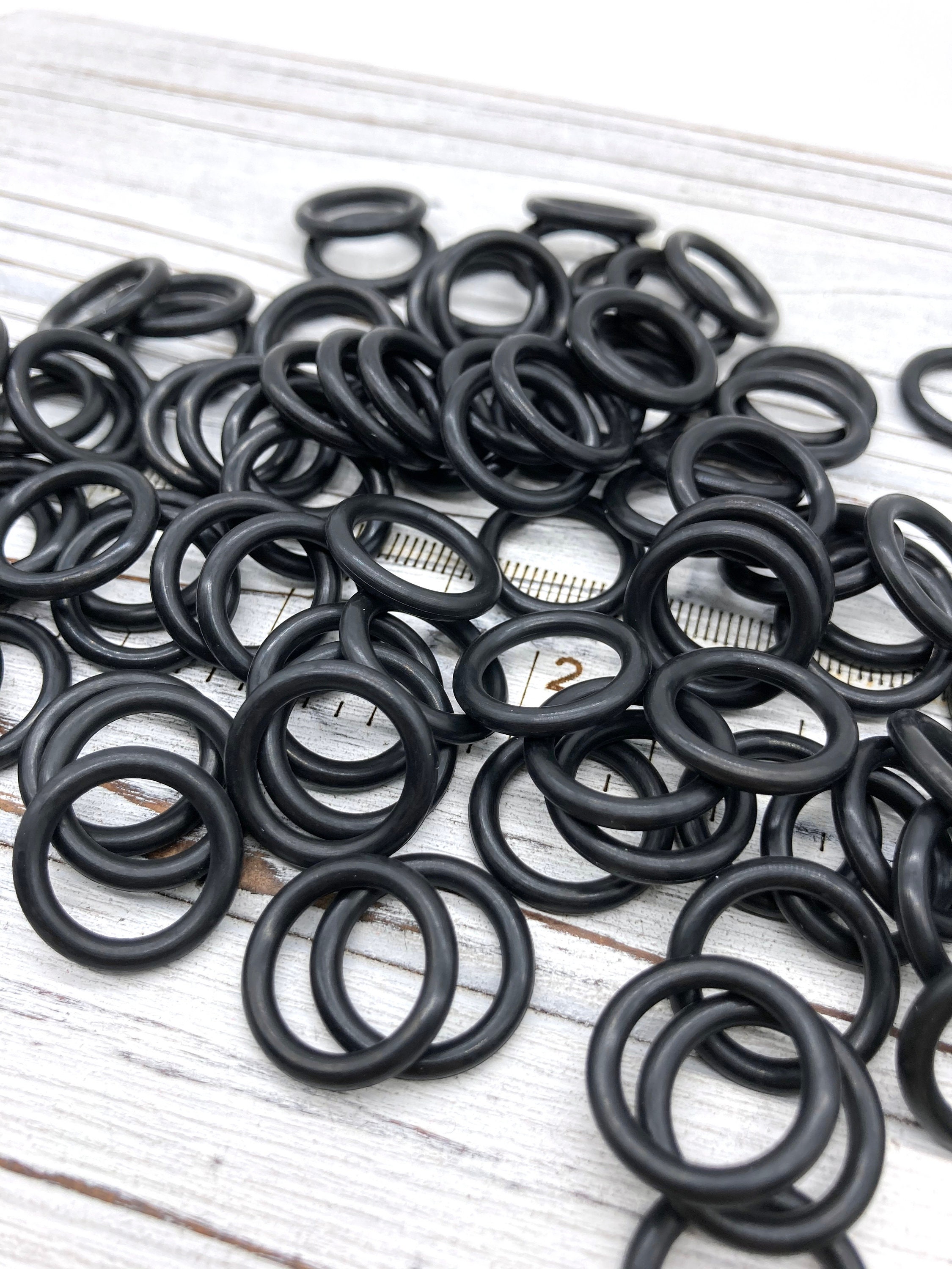 Swpeet 450pcs 1 25mm Gun-Black Key Chain Rings Kit, Including 150pcs Keychain Rings with Chain and 150pcs Jump Ring with 150pcs Screw Eye Pins Bulk