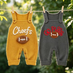 Mono de fútbol personalizado para bebé, mono de punto para bebé, mono bordado para bebé, mono de equipo deportivo, atuendo para el día del partido, mono de bebé recién llegado al club