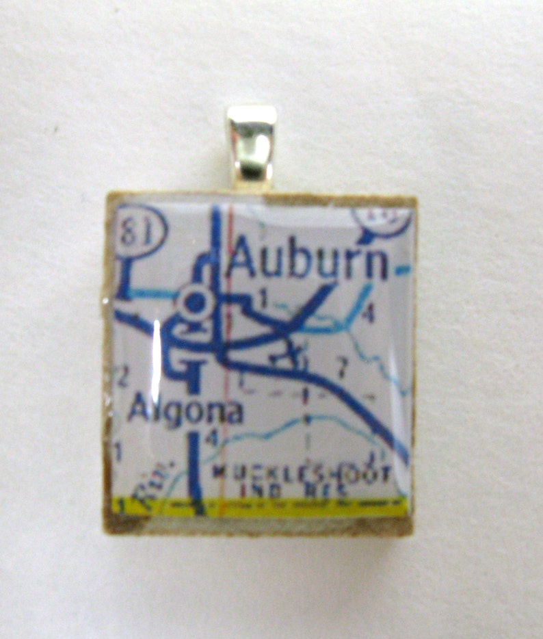 Auburn, Washington 1972 vintage Scrabble tile map pendant image 2