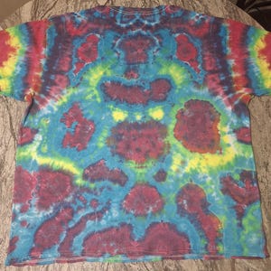 2XL Softstyle Bubble Orb Hand-Dyed Tee – Vibrant Rainbow Cosmic Patterned Festival Shirt