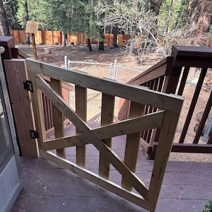 Custom Wood Gate: Rustic Farmhouse Style, Pet/Baby Safety