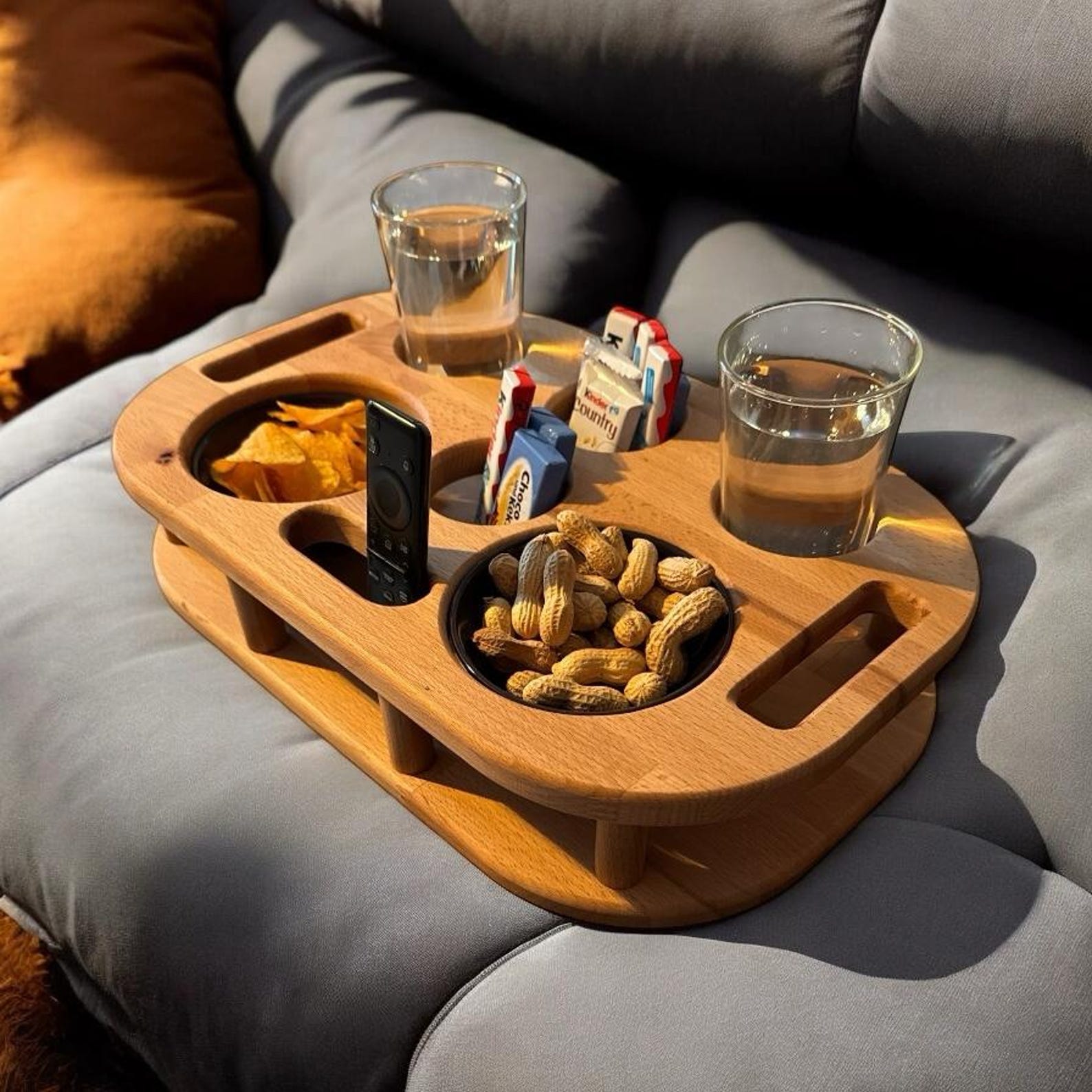 Couch Butler Couchbar - Sofabutler - Snackbar für Couch - BUCHE Tablett ...
