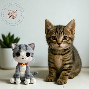 Handmade Crochet Gray Cat Plushie, Amigurumi Kitten Toy, Easy Crochet Animals, Custom Pet Plush, Personalized Crochet Gift for Cat Lovers