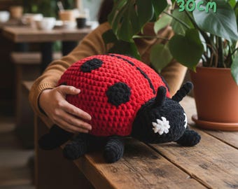 Poupée Amigurumi au crochet coccinelle - Peluche coccinelle faite main, cadeau animal en peluche insecte mignon