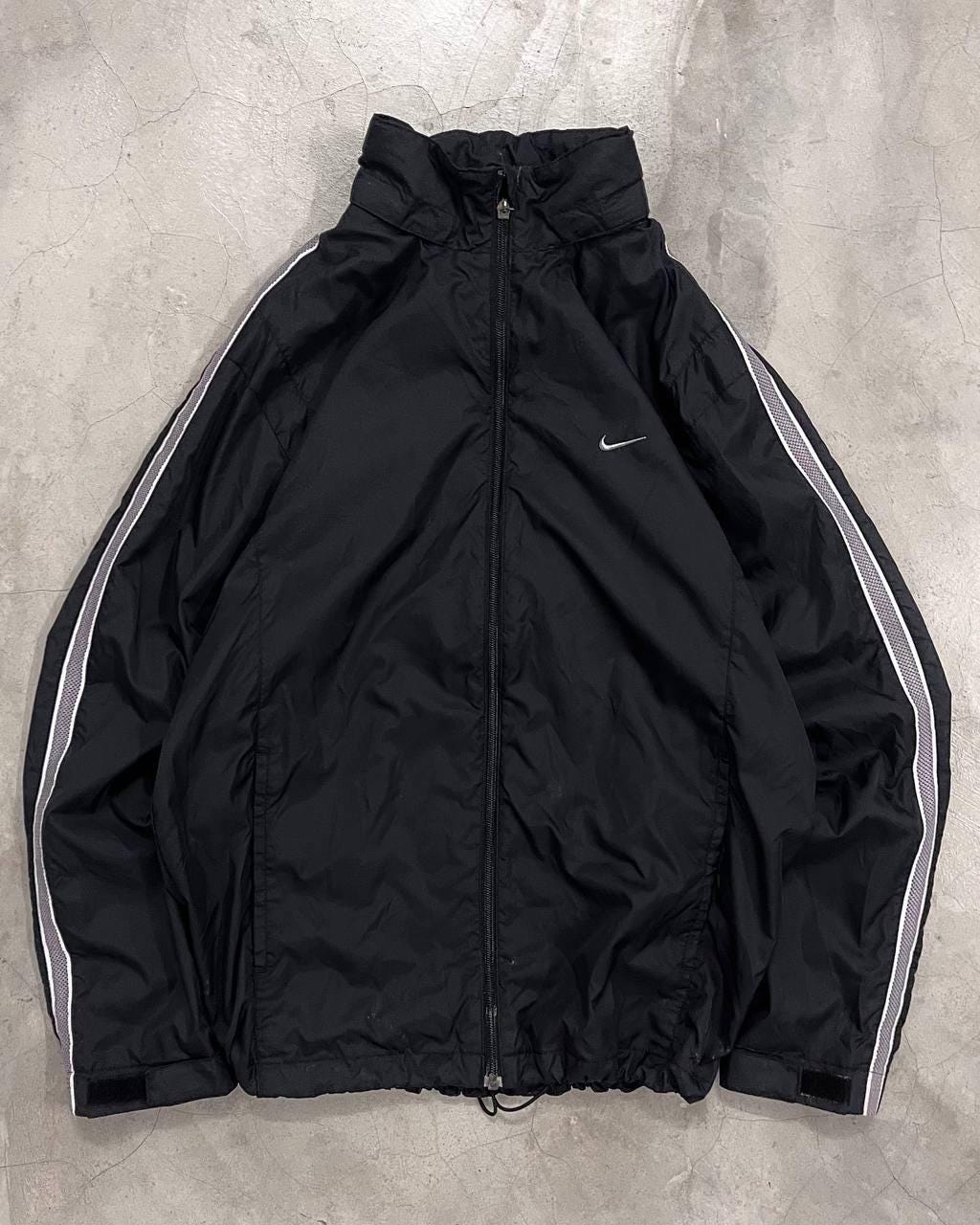Nike vintage windbreaker - Etsy 日本