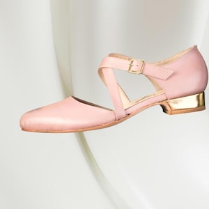 Ballet Flats with Closed Pointy Toe for bride, Comfortable bridal flats in genuine soft leather,  Bridal shoes with crossed straps.