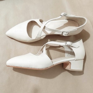 Handcrafted Leather Bridal Shoes: Low Heel, Closed Toe, Argentina