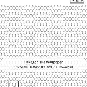 Puede incluir: Ilustración en blanco y negro de una casa de bruja con un patrón de papel tapiz de baldosas hexagonales. El texto "Witch House Miniatures" y "Hexagon Tile Wallpaper 1:12 Scale - Instant JPG and PDF Download" está incluido. Se muestra un cuadrado de 2,5 cm para la escala.
