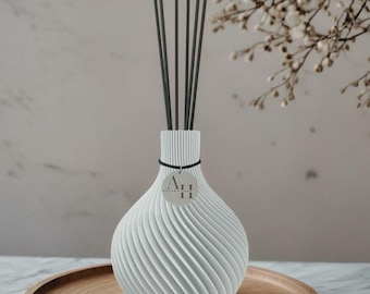 Duftvase und Raumduftspender-Set "VELA" 12cm inkl. Duft, Stäbchen, Inlay, Anhänger und edle Verpackung - einzigartig & nachhaltig.