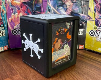 ¡Caja para mazos OPTCG con doble ventana y temática de Marshall D. Teach!