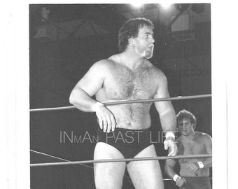 Shirtless gay men wrestling - cateringvsera