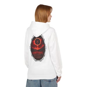 Sudadera con capucha Berserk de fantasía oscura con diseño de eclipse, inspirada en la estética gótica y épica de las sagas - Sudadera de manga y anime