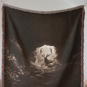 Terrasen Woven Blanket, Lord of the North Art for Throne of Glass Fan, Aelin Galathynius SJM Merch, Book Lover Gift, Dark Academia Decor