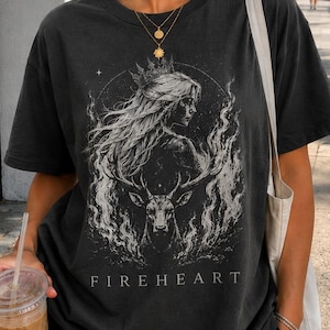 Maglietta Erede di Terrasen, Regalo Fantasy Fuoco Lunare, Grafica Regina Oscura, Maglietta per Lettori di Regno delle Streghe