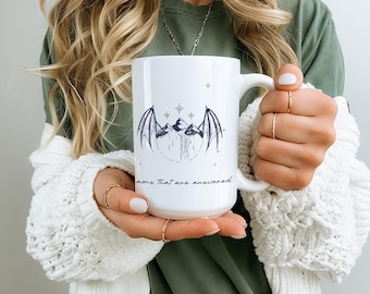 ACOTAR Night Court Becher, To the Stars Who Listen Zitat | Niedliches SJM Fan Geschenk, Velaris Bookish Kaffeetasse, Celestial Merch, Light Academia