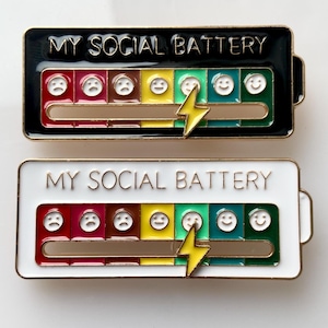 Pin „MY SOCIAL BATTERY“ Adhs Adhd Emaille Pins Enamel Mental Health Geschenk Introvertiert Stimmung Awareness Statement Schwarz oder Weiß