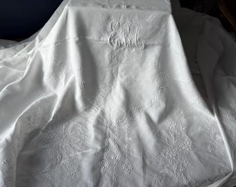 Antikes handbesticktes irisches Leinenbanketttuch