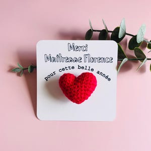 Broche cœur au crochet, carte personnalisée, cadeau maîtresse