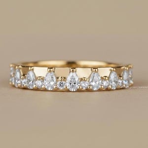 Anillo de bodas de moissanita de corte redondo y pera para mujer, vintage, oro de 14 quilates, 4 mm de ancho, diamante, media eternidad, apilable, regalos de aniversario para ella