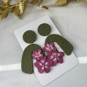 Polymer Clay Dangle Earrings Green Floral, Handmade Clay Jewelry, Lightweight Earrings, Elegant Design Earrings