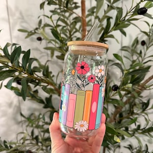 Buchliebhaber Becher: Kaffeetasse mit Strohhalm & Bambusdeckel