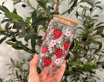 Erdbeerglasbecher mit Stroh- und Bambusdeckel - 16 Unzen Eiskaffeetasse