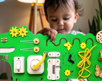 Tablero de actividades personalizable para niños: tablero de actividades de madera para aprender y jugar: juguete educativo personalizado para niños pequeños.