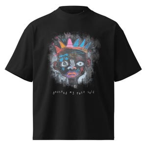 Crowned Expression Oversized Organic Cotton Streetwear T-Shirt – Graffiti Crown Art Tee