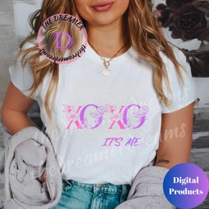 XOXO SVG PNG | Vielseitiges Liebeszitat Design für Shirts, Tassen, Karten & Wandkunst | Digitales Valentinstag Clipart für Cricut, Sublimation, Kunsthandwerk