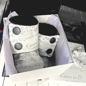 Votre musique préférée sur les chaussures de votre bébé - Coffret cadeau assorti personnalisé avec danse de mariage ou chanson au choix, cadeau souvenir unique pour la douche