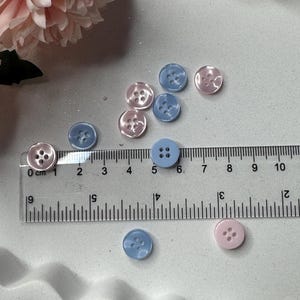 Small blue or pink buttons - 11mm