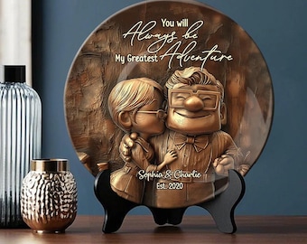 Você Sempre Será Minha Maior Aventura - Prato Redondo Personalizado com Suporte de Madeira para Casal, Placa com Desenho Animado de Carl e Elle ipatudsn20175