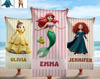 Toalla de playa personalizada con diseño de princesa a rayas, toalla infantil con diseño de princesa de dibujos animados, toalla de baño de secado rápido para vacaciones de verano en la playa. ipatudsn20457