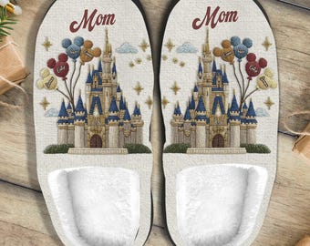 Magisches Schloss Personalisierte Hausschuhe, Mama Kunstpelz Hausschuhe, Muttertagsgeschenk, Disneyland Trip Geschenk für Mama Oma ipatudsn21317