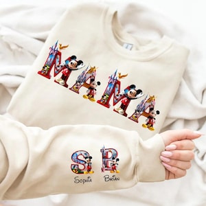 Sudadera con letra inicial personalizada para mamá, sudadera con capucha con el texto "I Wears My Heart on Sleeve", camiseta del Día de la Madre con dibujos de un ratón, regalo para ella mth7449