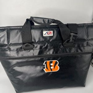 AO Coolers - BENGALS クーラーバッグ アイスチェスト ストラップ付き 25x16 ラージバッグ
