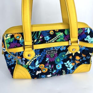 Vera Bradley Gelb Trim Blau Floral Umhängetasche Reißverschluss Midnight Blues