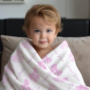 Manta Minky personalizada con lazo rosa, revelación de nombre de niña, manta para bebé niña, manta para envolver al bebé, manta para bebé niña &quot;Coming Home&quot;, manta Coquette