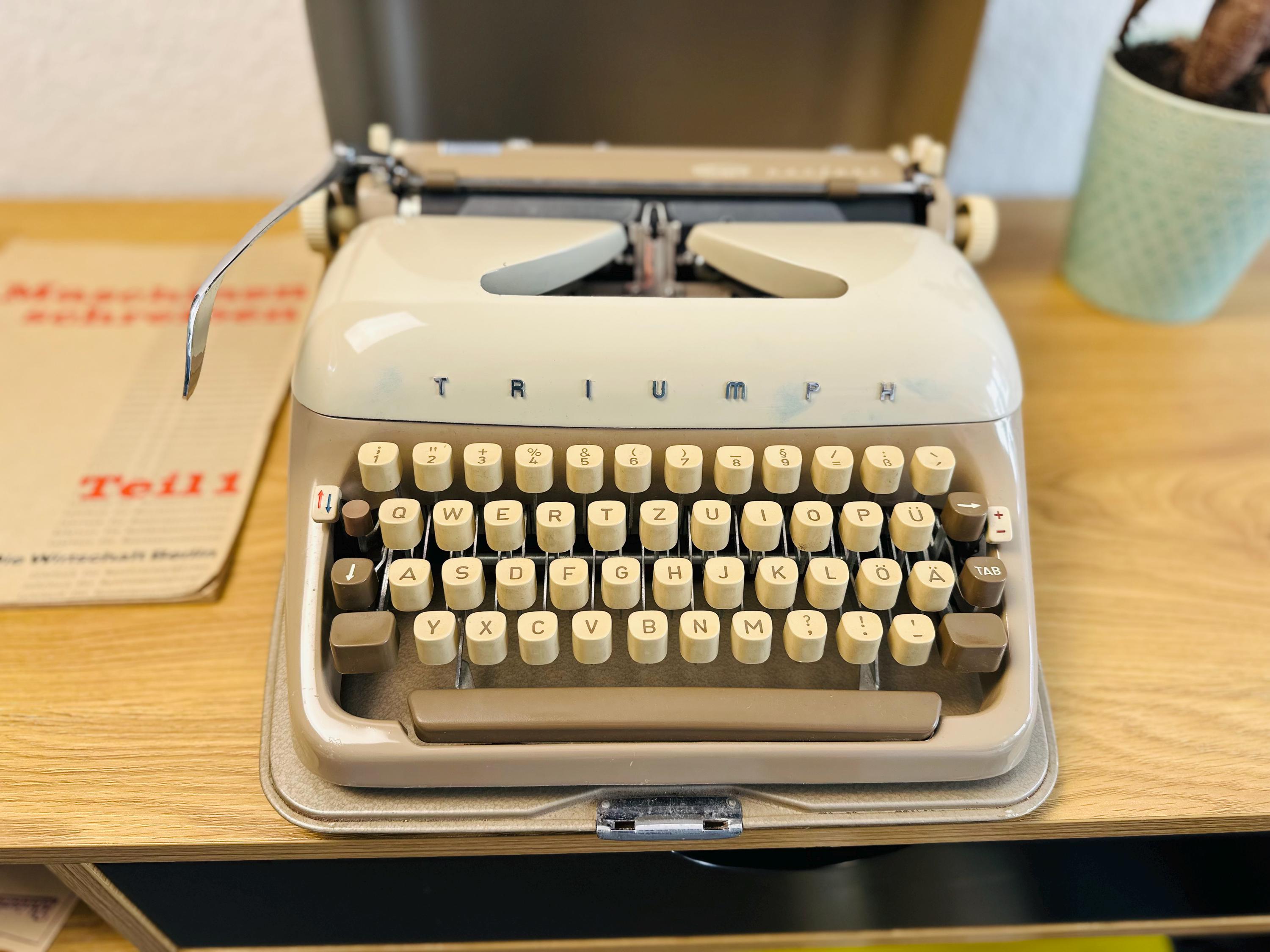完動品　TRIUMPH gabriele 10 トライアンフタイプライター Triumph Typewriter - Etsy