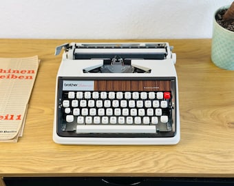 Máquina de escribir Brother Deluxe 1300: máquina manual portátil de la década de 1970