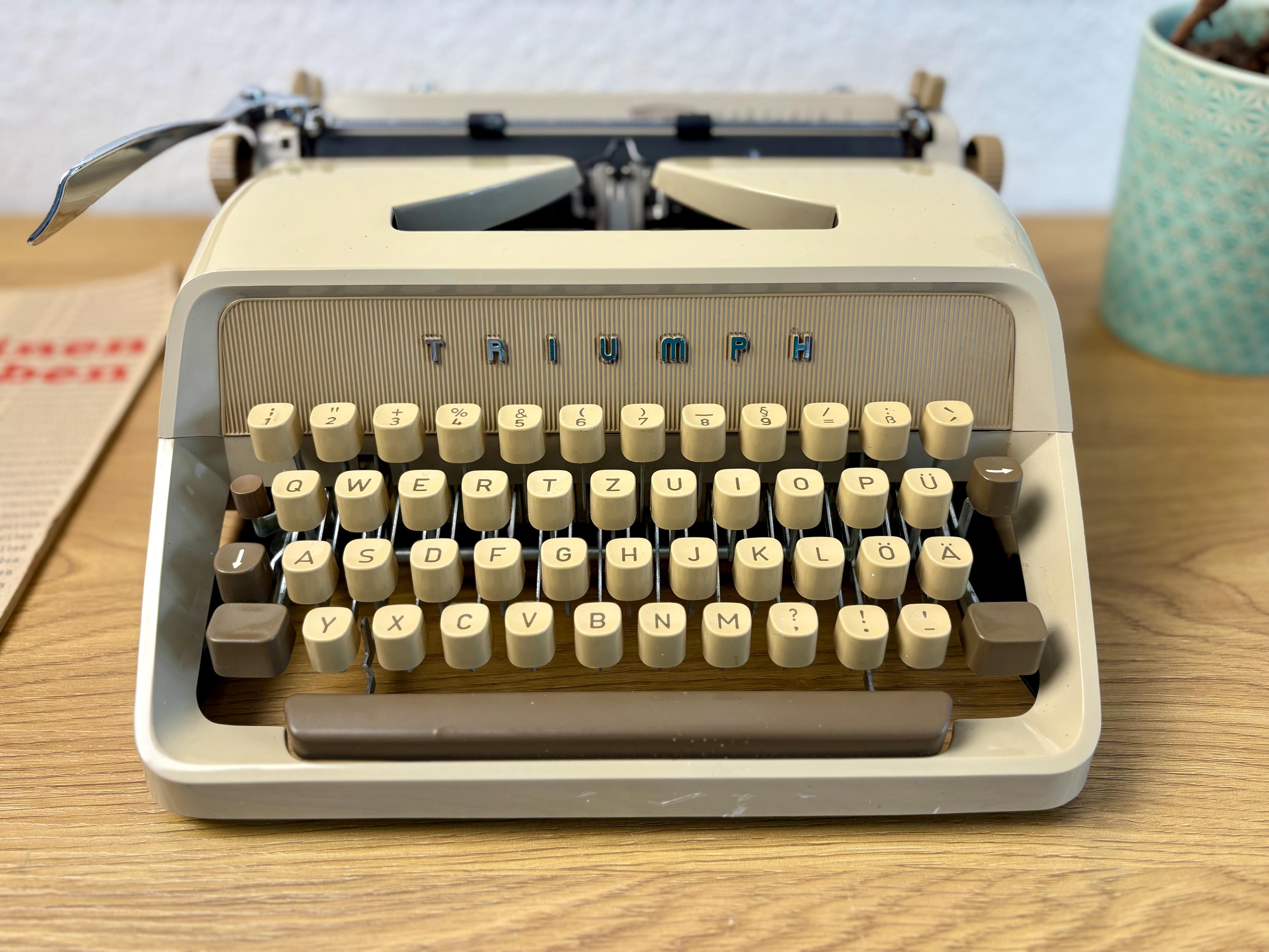 ヴィンテージ Triumph Gabriele 1 タイプライター - 1960年代 ベージュ 
