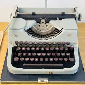 Vintage Mercedes K45 Typewriter – Working German Machine with Case, Mid-Century Charm
