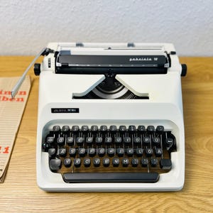 Vintage Adler Gabriele 10 Typewriter: 1970s German Manual Machine, QWERTZ Layout
