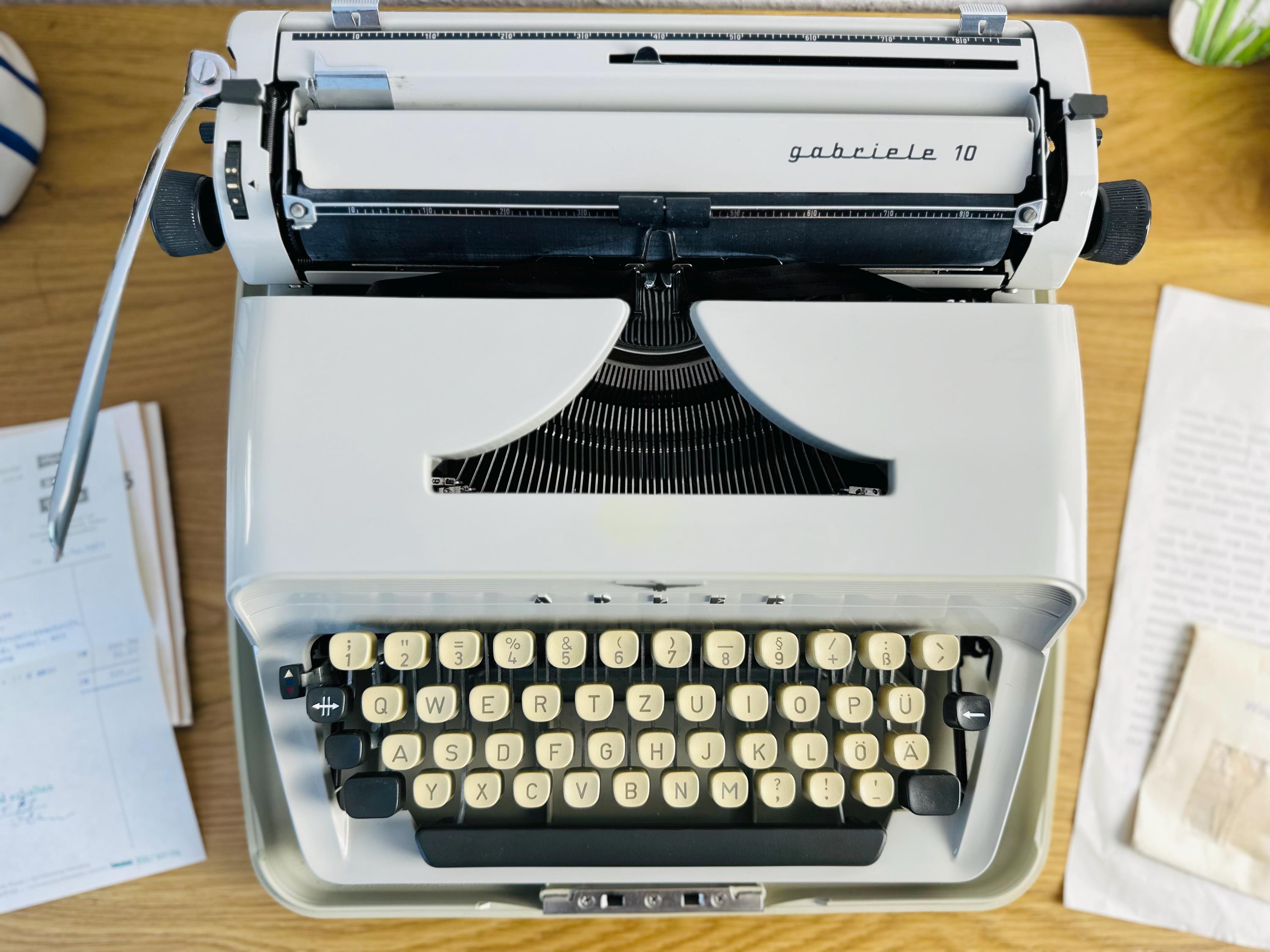 Adler 1971 White Typewriter – Pristine Condition With Original