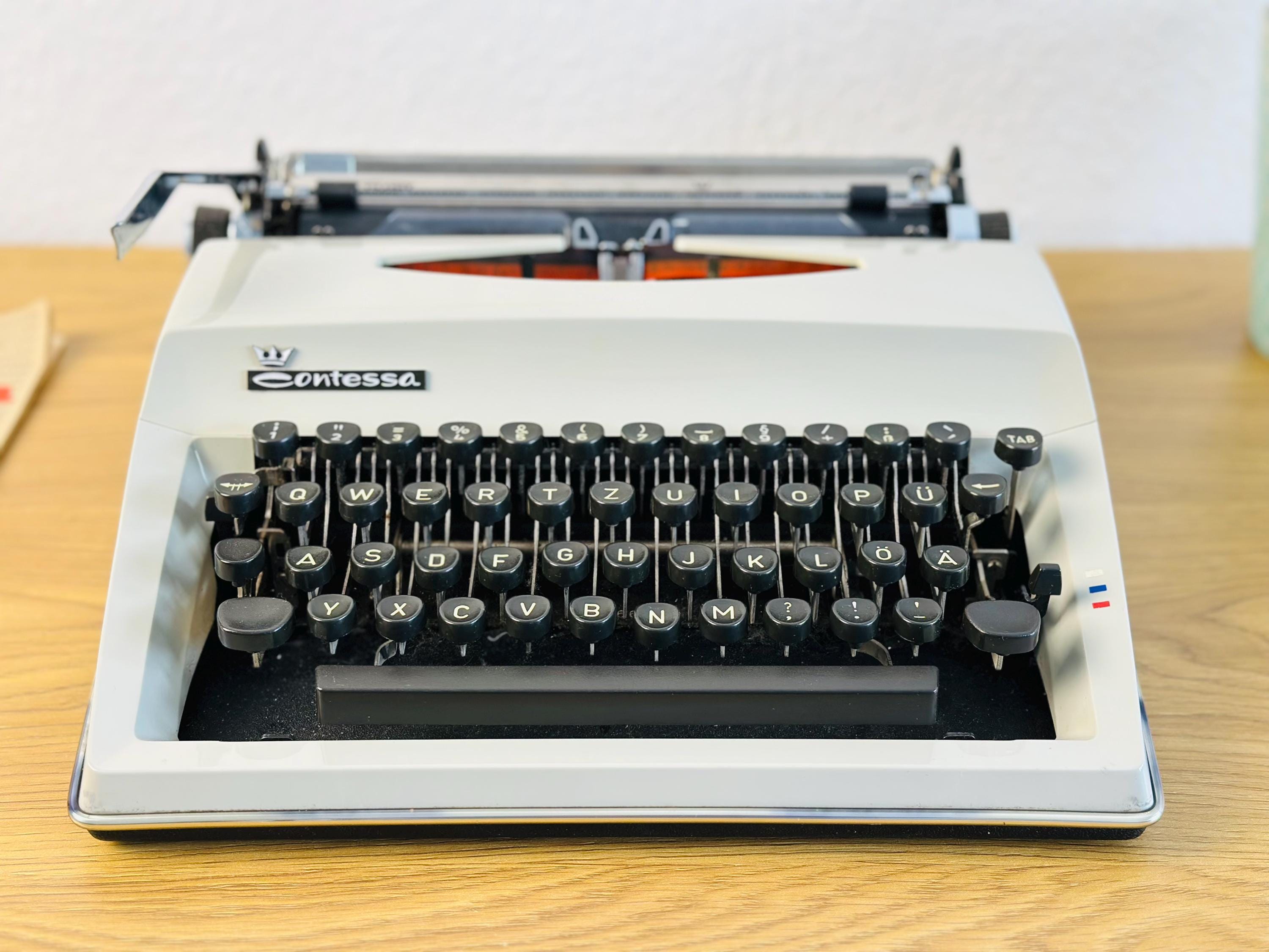 ヴィンテージ トライアンフ コンテッサ デ リュクス タイプライター 
