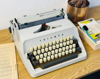ヴィンテージ トライアンフ タイプライター：動作状態、レトロな装飾