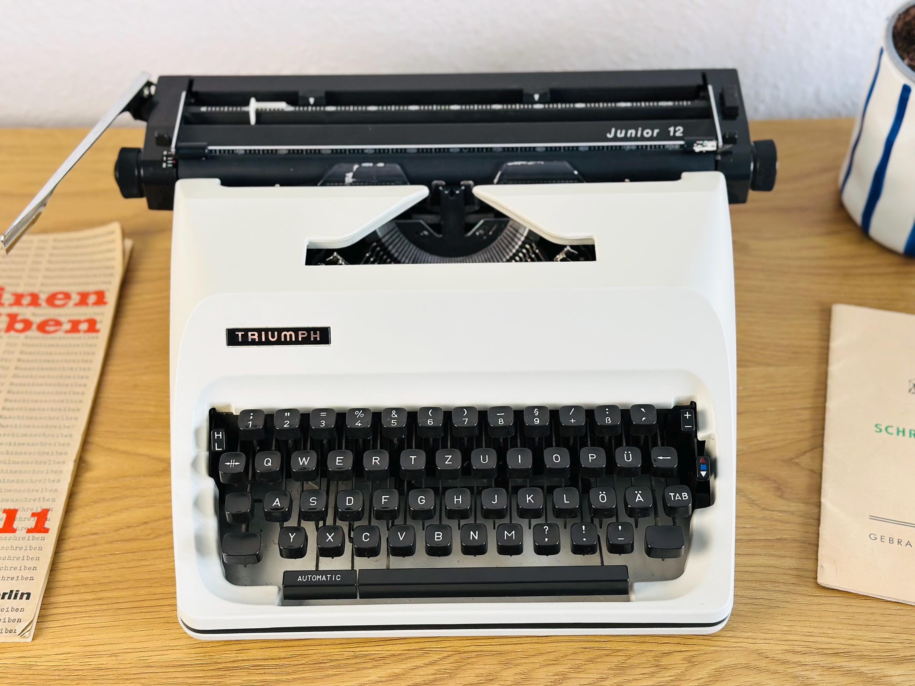 Triumph typewriter - Etsy 日本