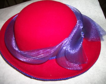 Vintage Red Wool HAt w Blue bow Like new